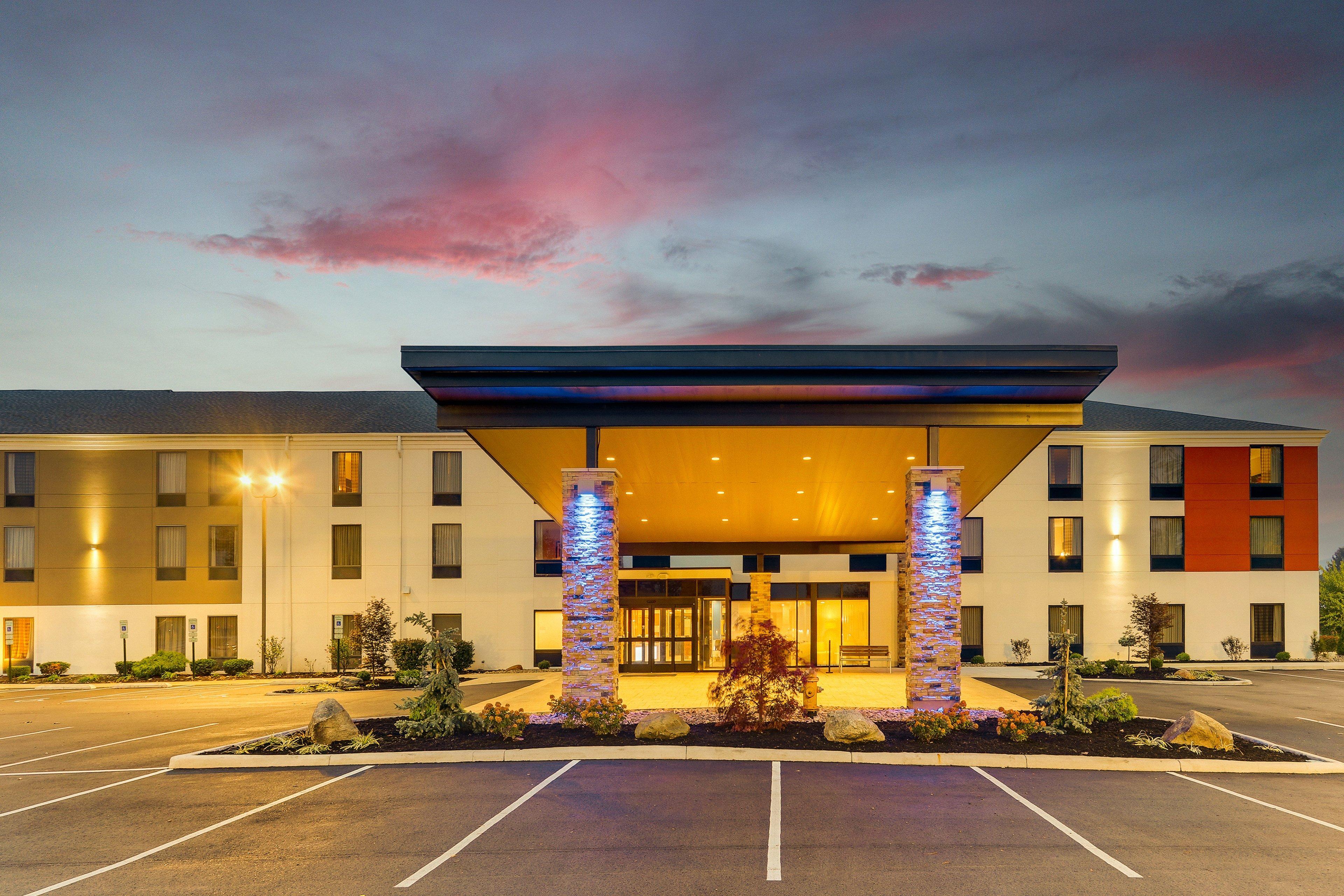 Holiday Inn Express & Suites Troy By Ihg Exterior foto