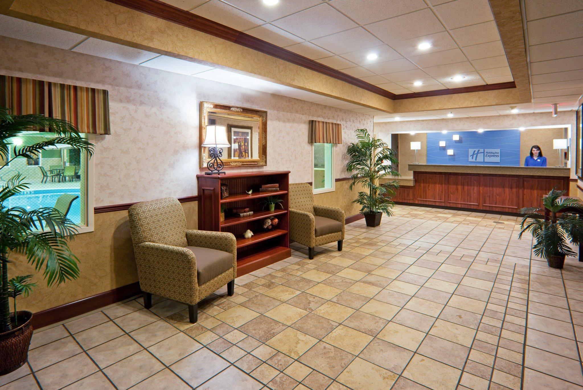 Holiday Inn Express & Suites Troy By Ihg Exterior foto