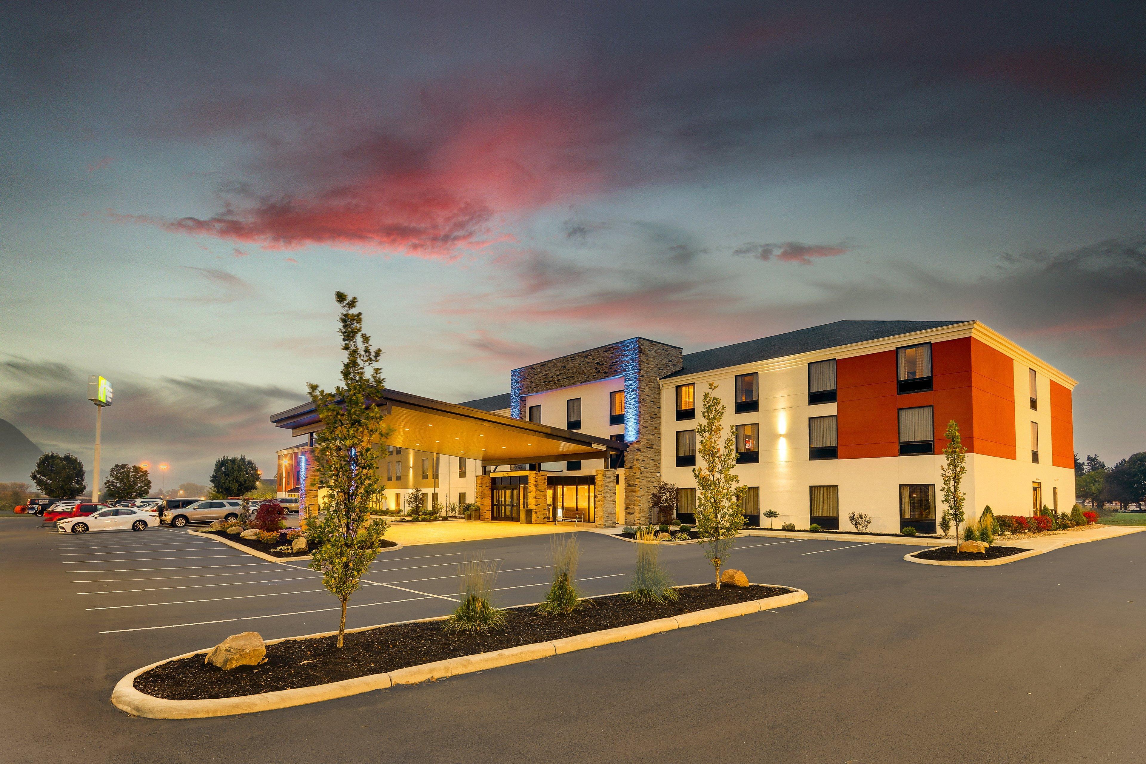 Holiday Inn Express & Suites Troy By Ihg Exterior foto